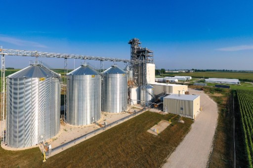 飼料廠廢氣惡臭處理用什么環(huán)保設備